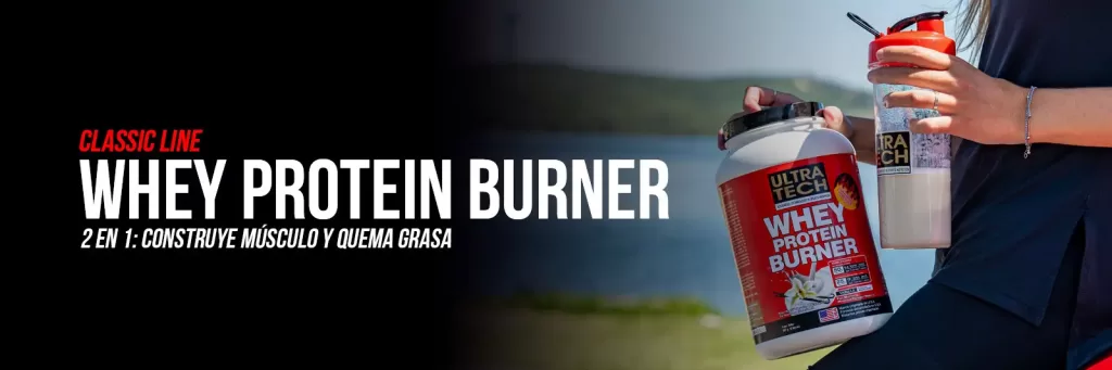 Whey Protein Burner Ultra Tech, proteína de suero en polvo con persona sosteniendo un shaker durante una rutina de entrenamiento al aire libre.
